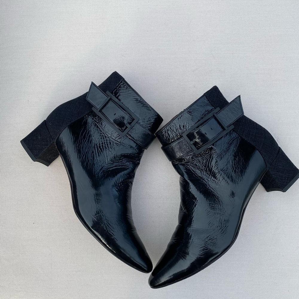 AQUATALIA Phillis Black Patent Leather Side Zip Ankle Boots Size 9